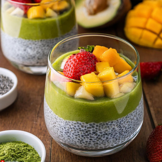 Pudding de Chia au Matcha et Fruits Frais